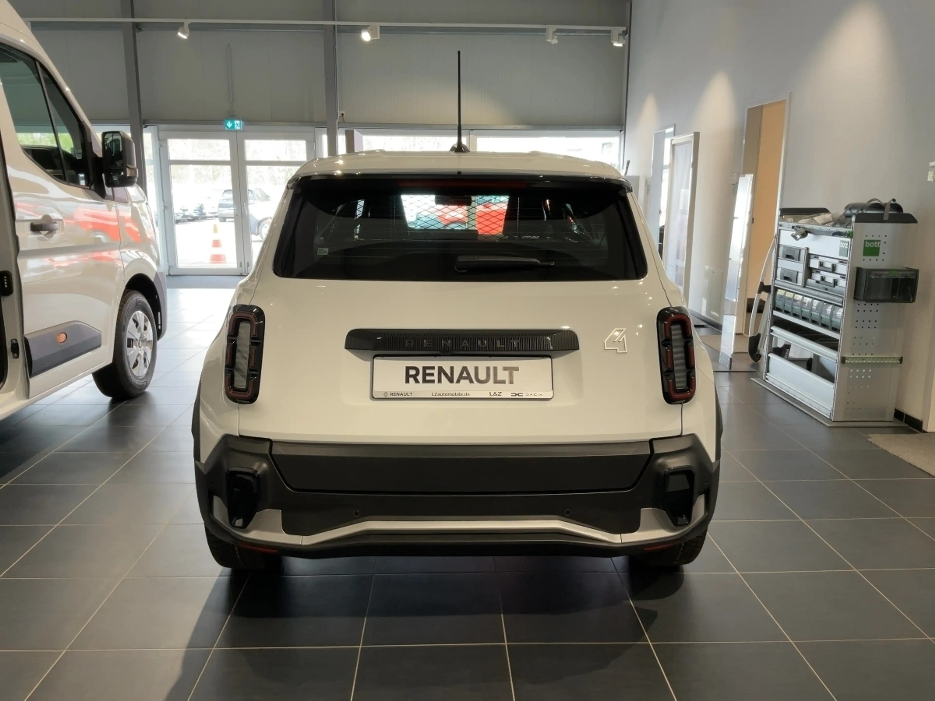 Renault R 4 E-TECH 150 Advance Comfort Range +CARGO+ — photo 3