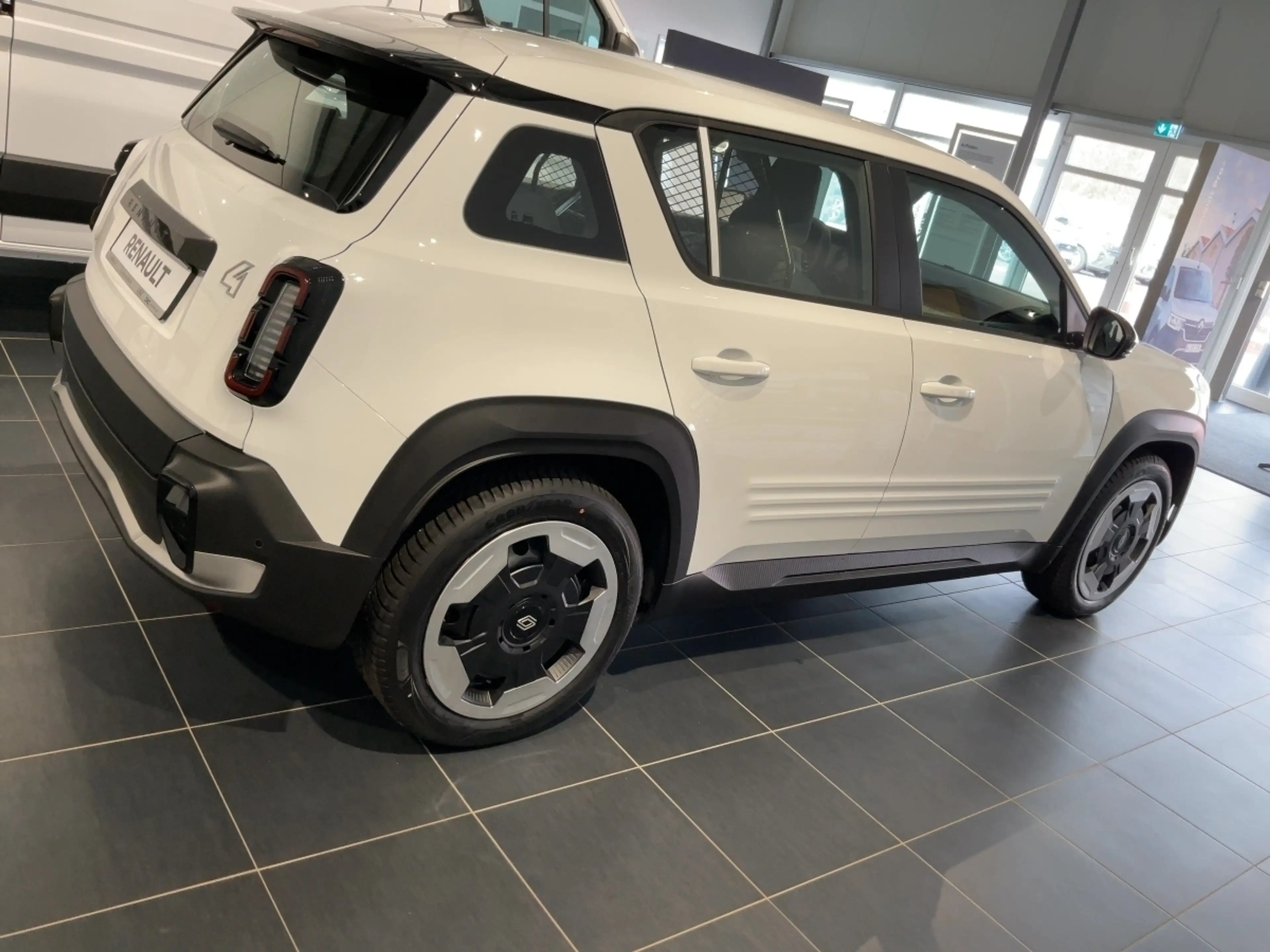 Renault R 4 E-TECH 150 Advance Comfort Range +CARGO+ — photo 5