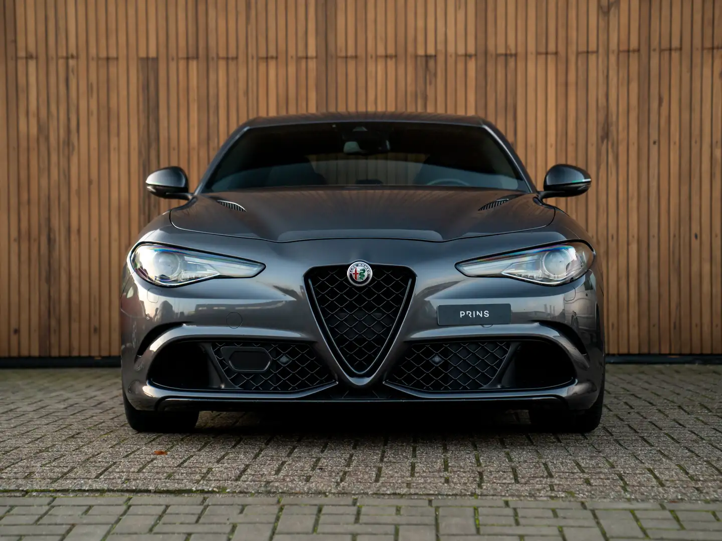 Alfa Romeo Giulia 2.9 V6 Quadrifoglio | Carbon stoelen | Akrapovic | Grijs - 2