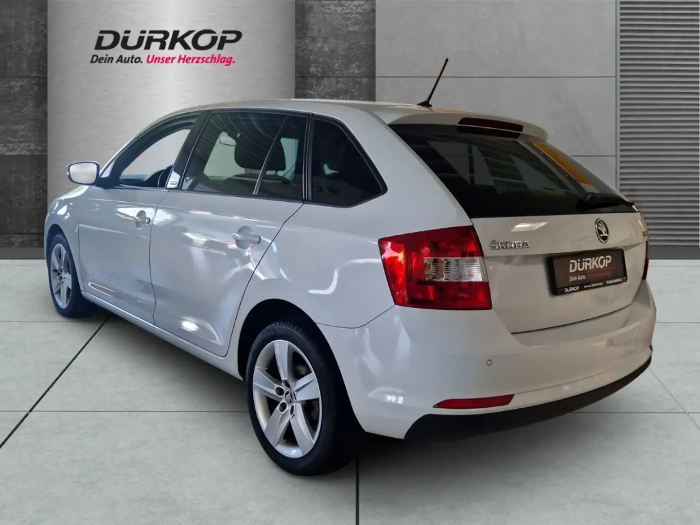 Skoda Rapid/Spaceback Joy*Parkhilfe*Scheckheft gepf.*Allwetter*SHZ*Klima Weiß - 2