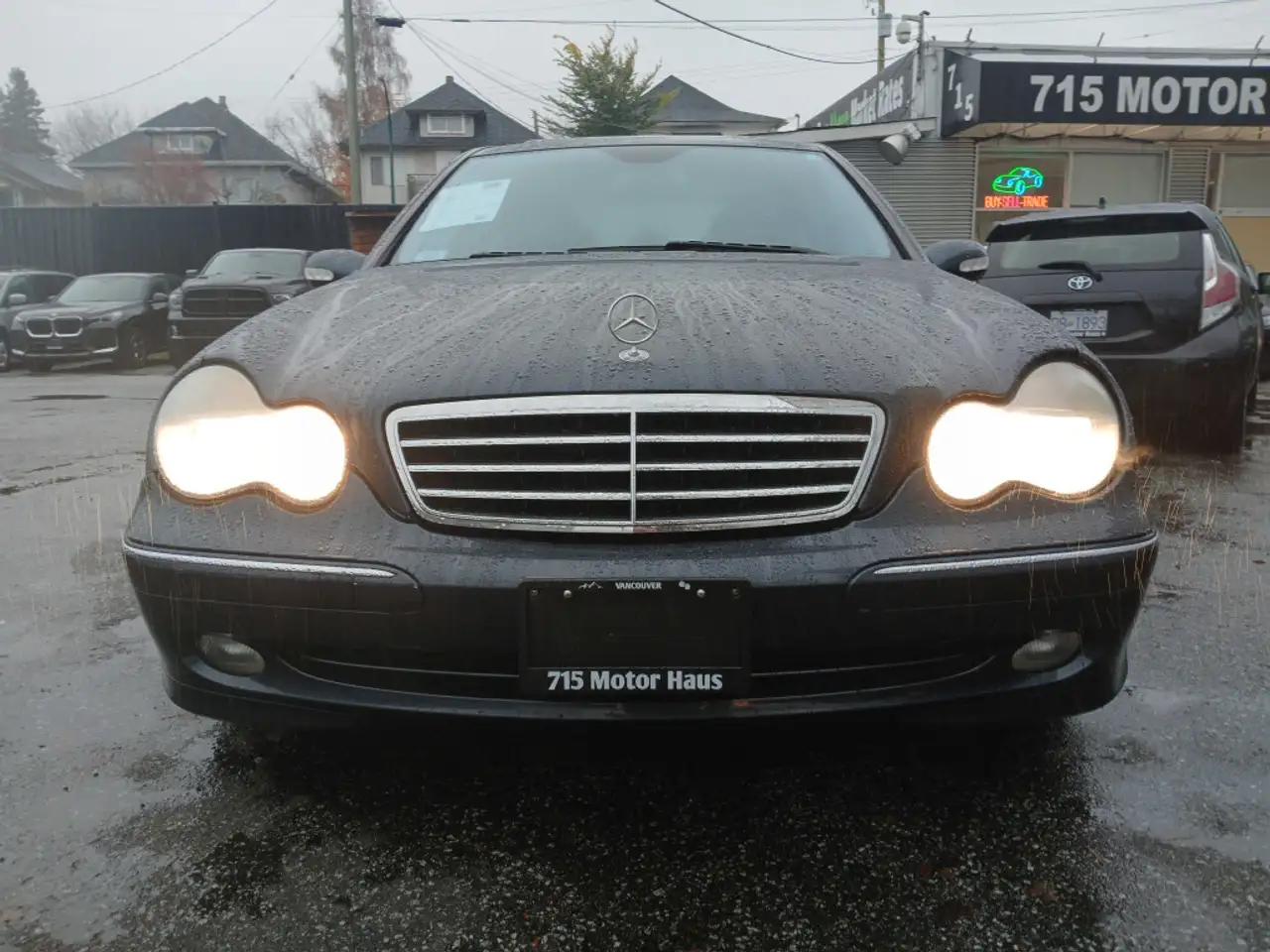 Mercedes-Benz C-Class снимка Mercedes-Benz C-Class