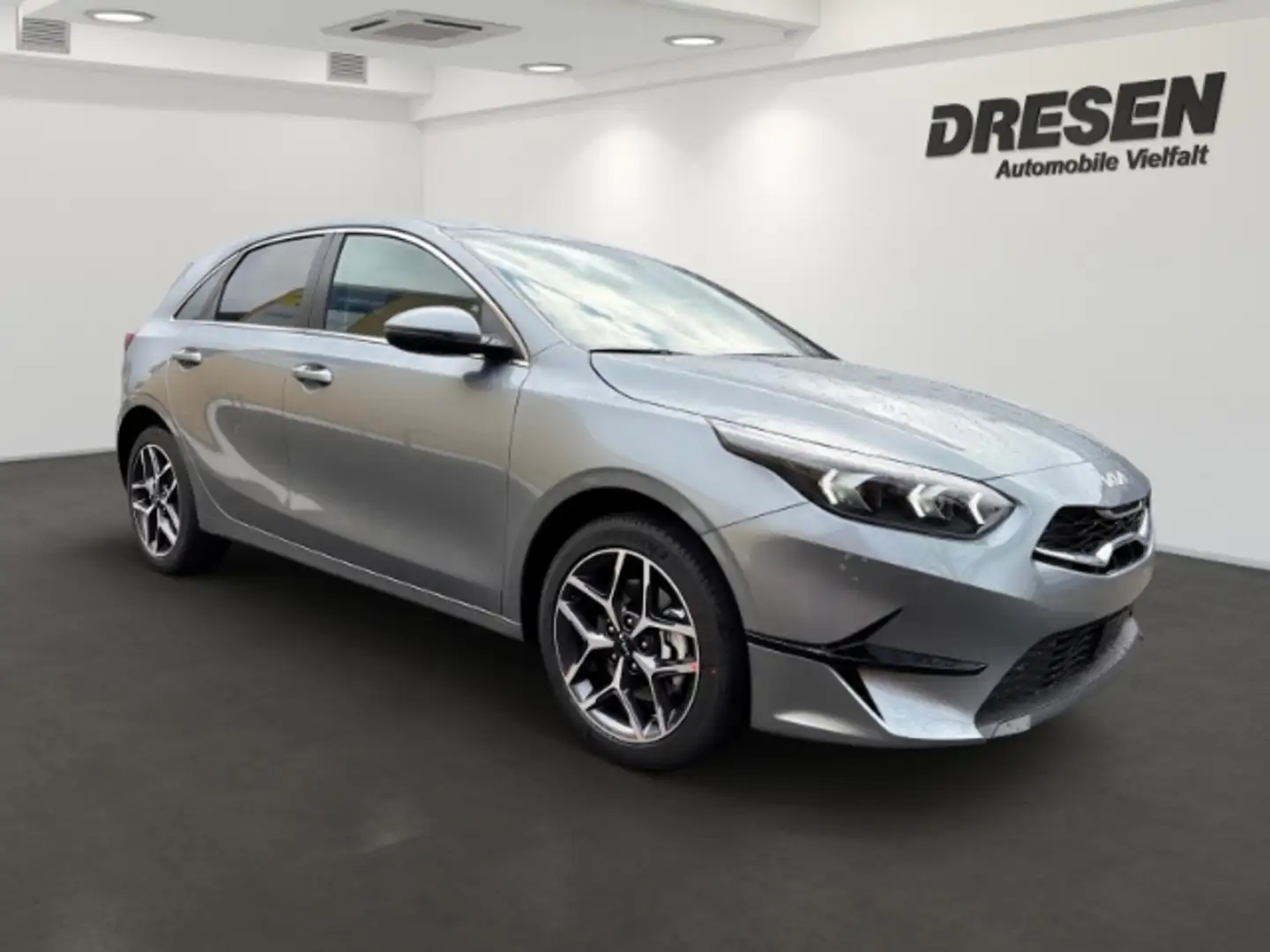 Kia Ceed / cee'd Ultimate Edition/Sitzheizung/Navi/Rückfahrkamera Stříbrná - 2
