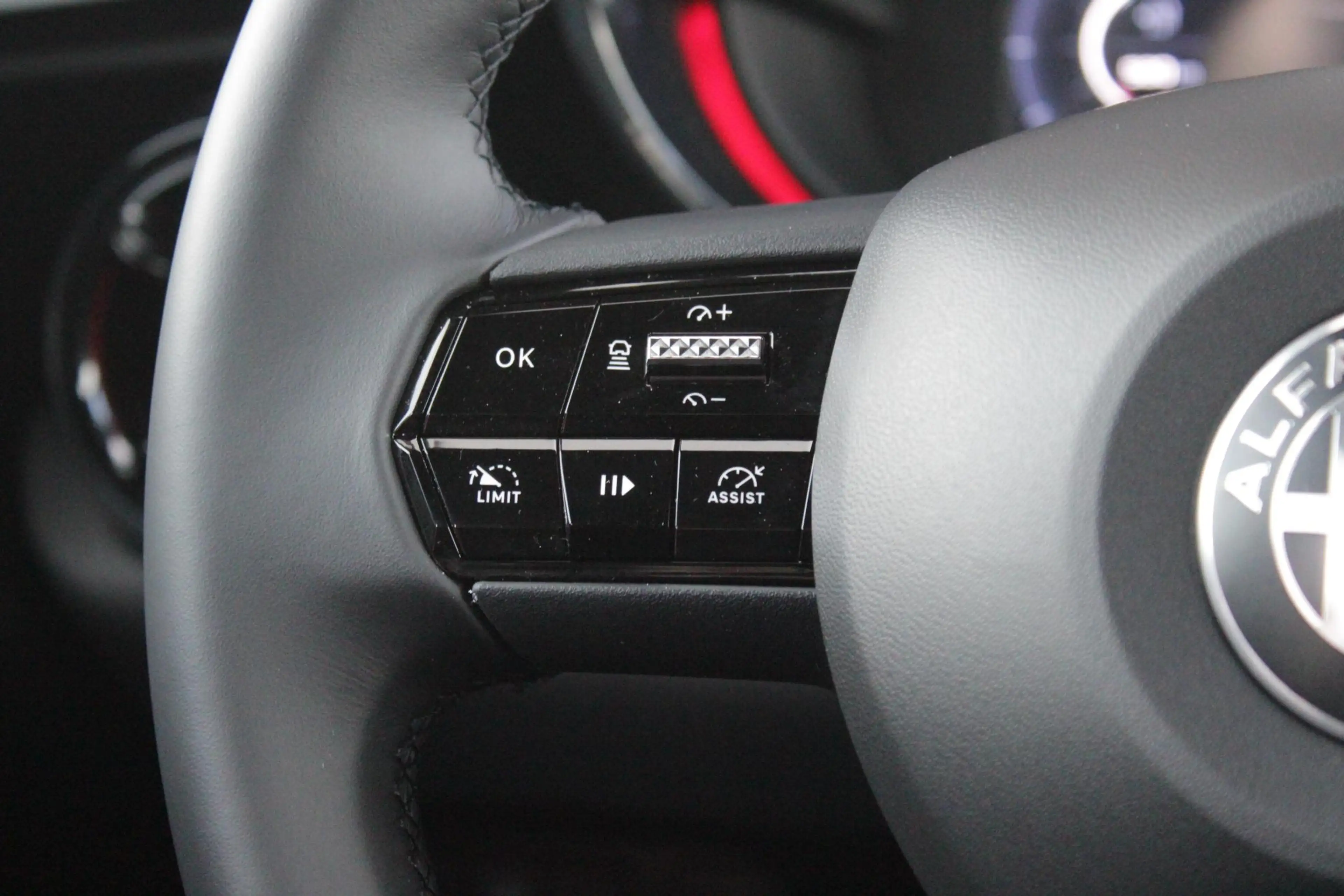 Alfa Romeo Junior 1.2 145PK AUTOMAAT Hybrid IBRIDA TI | PACK TECH LI — photo 30