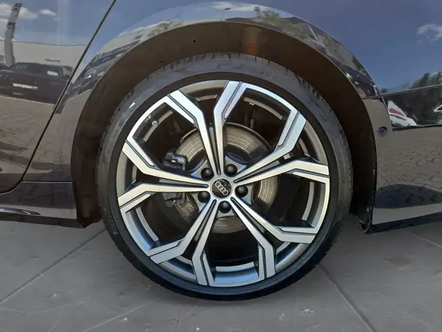 Audi A6 view 15