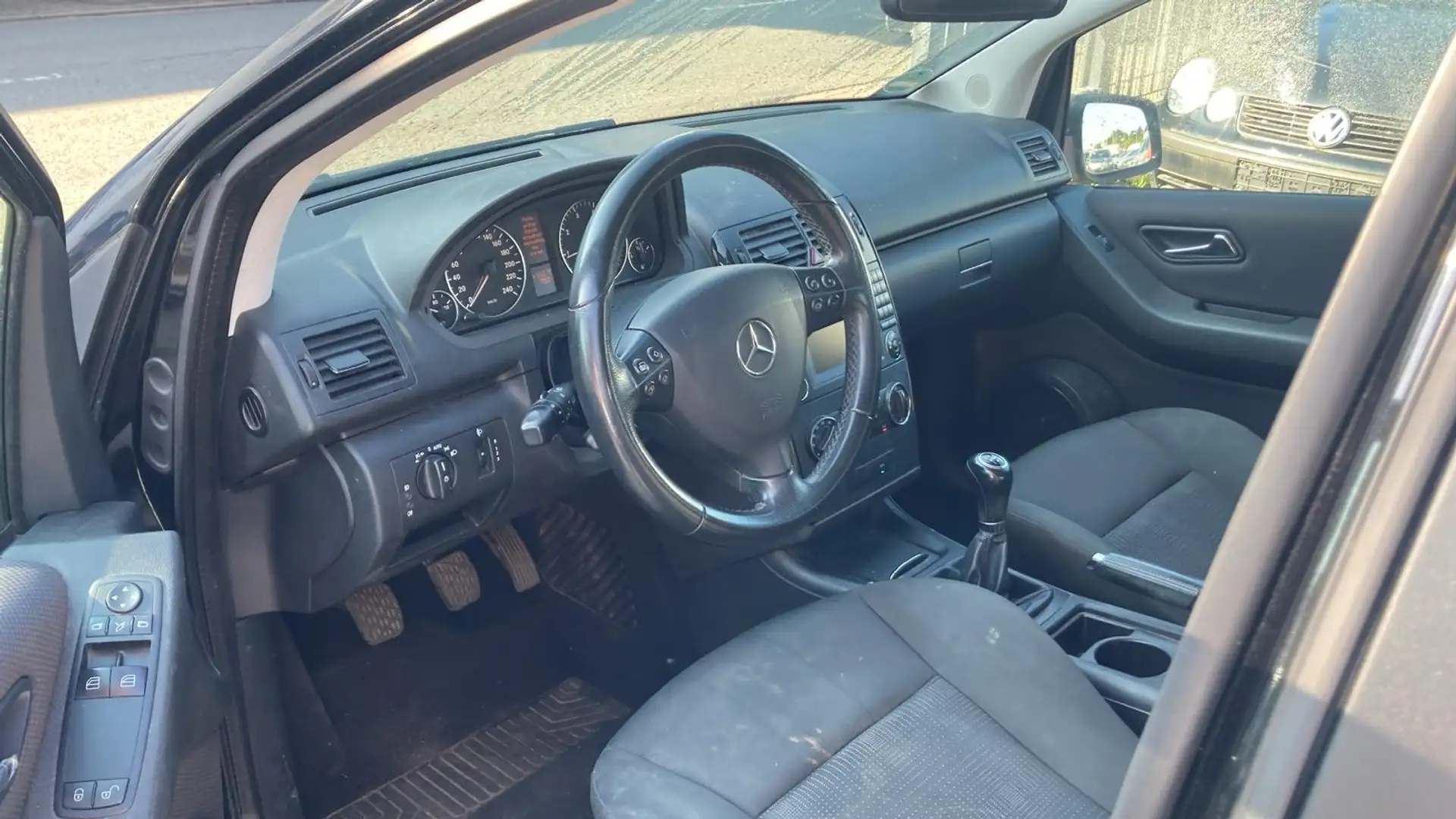 Mercedes-Benz A 160 BlueEFFICIENCY Elegance - 2