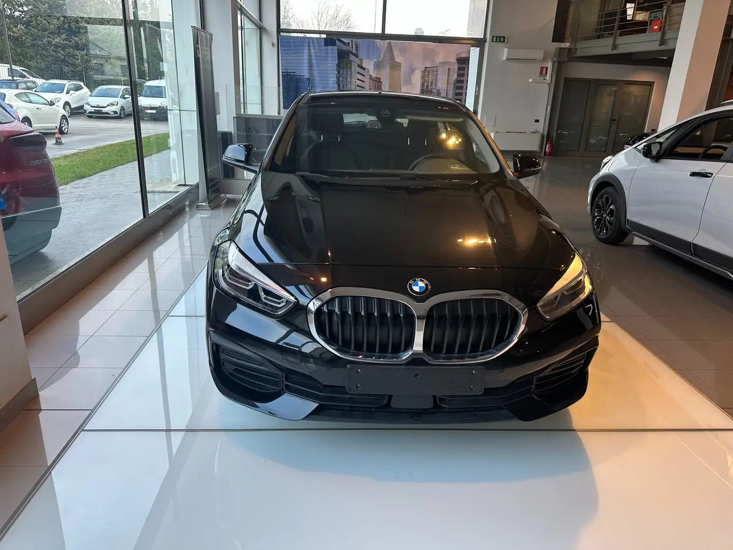 BMW 116 116d Business Advantage auto Nero - 2