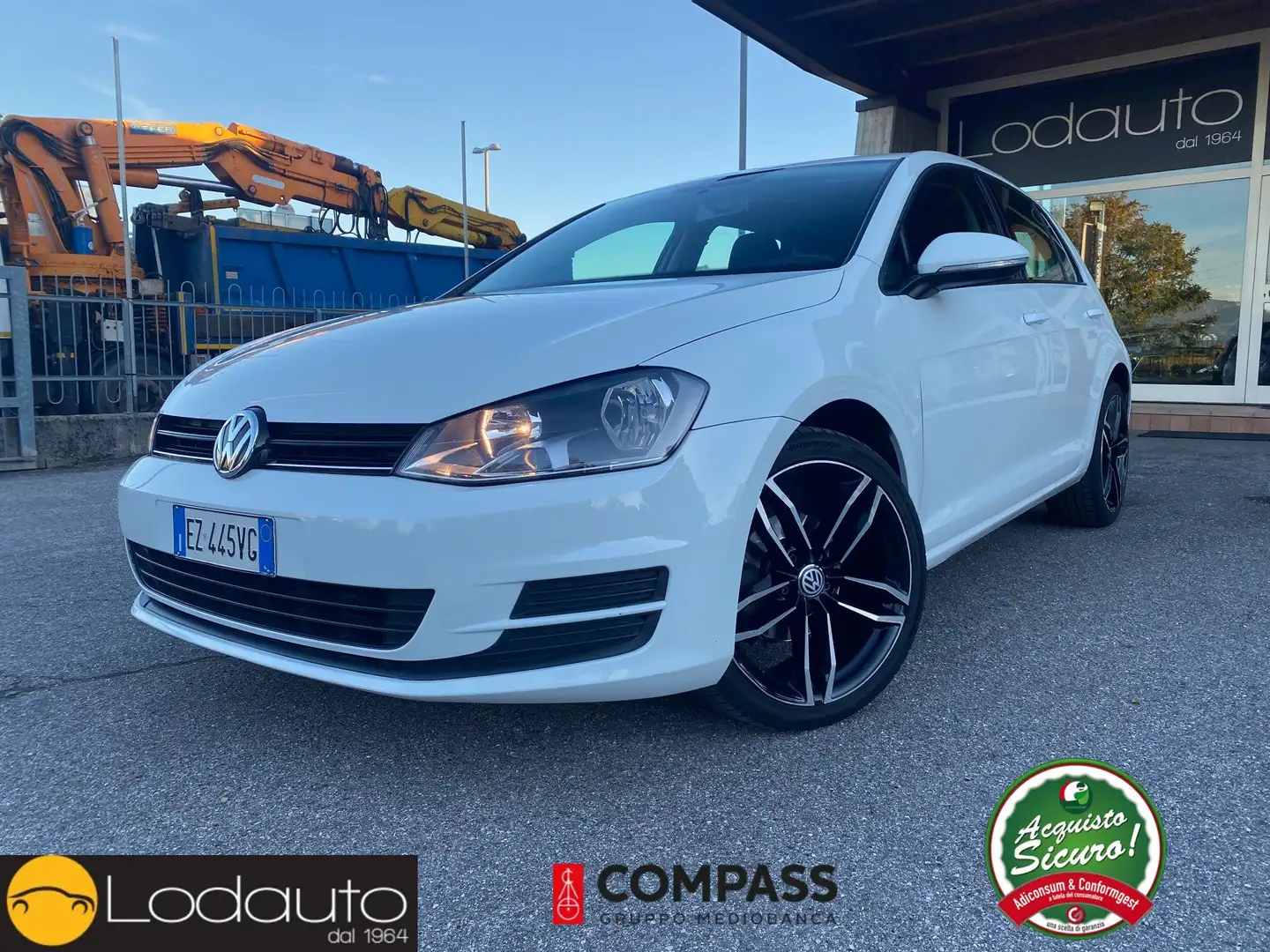 Volkswagen Golf VII 5p 1.6 tdi Trendline 90cv #ok neo patentati# Bianco - 1