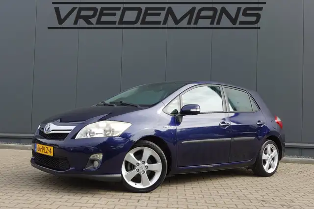 Toyota Auris 1.8 Full Hybrid Dynamic