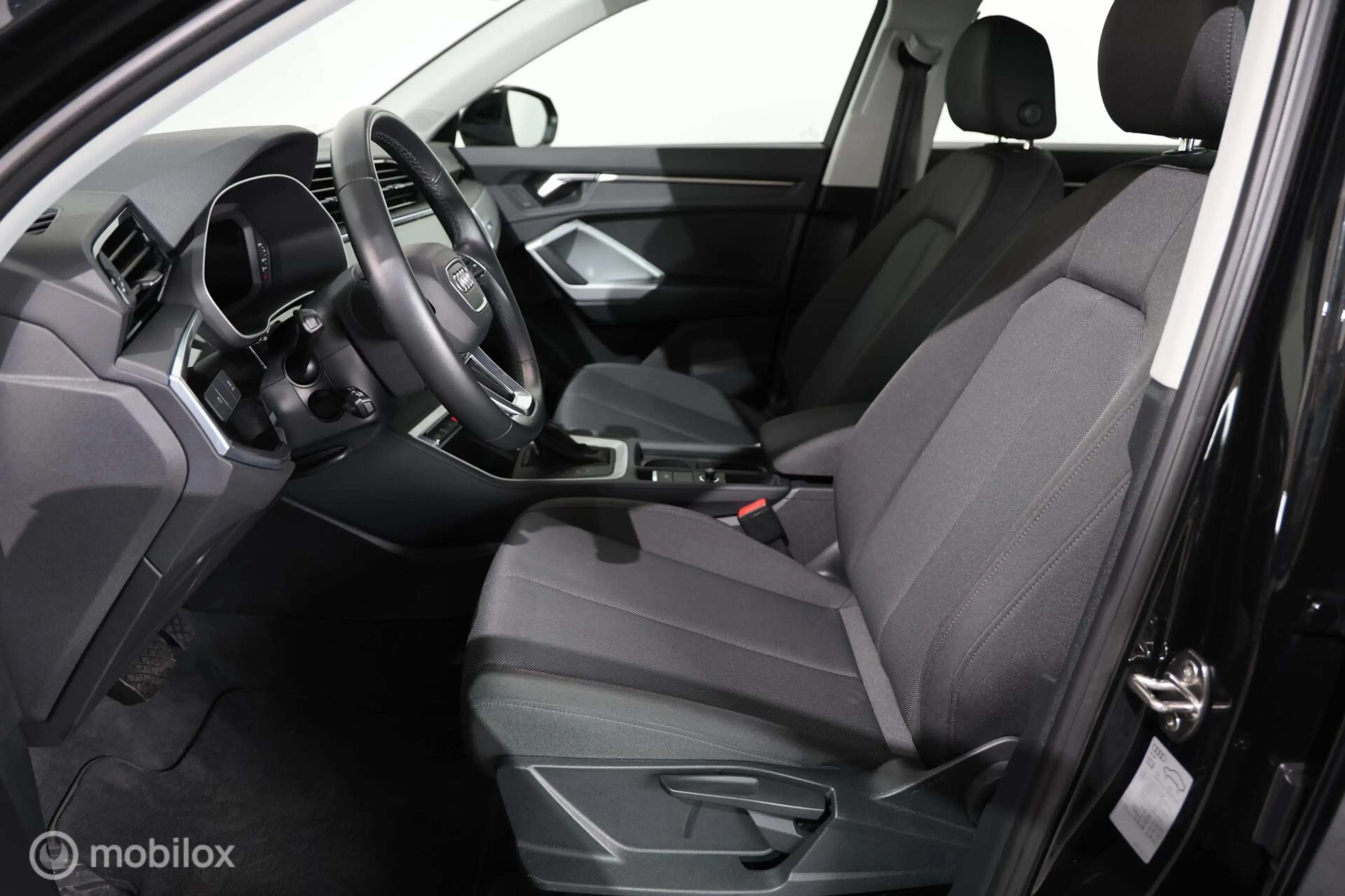 Audi Q3 45 TFSI e Advanced edition - Stoelverwarming - Nav — photo 11