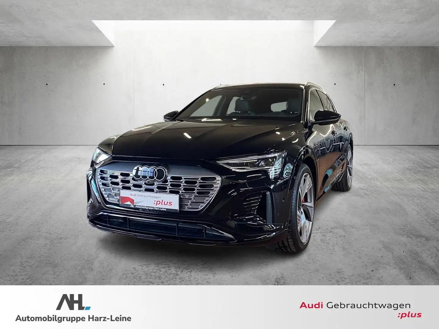Audi Q8 e-tron 55 S line quattro Matrix ACC HuD Luft AHK Standkli Schwarz - 1