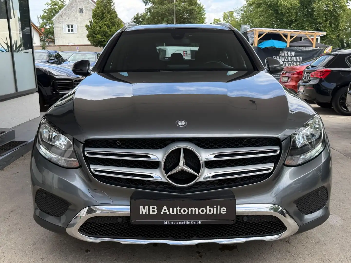 Mercedes-Benz GLC 250 d 4Matic*PANO*BURMESTER*AHK* Grau - 2