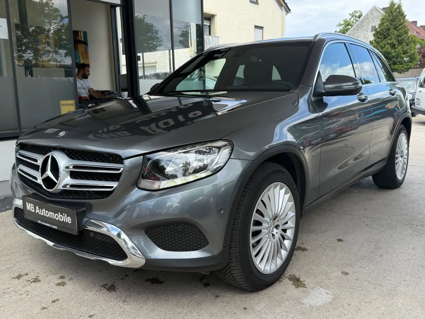 Mercedes-Benz GLC 250 d 4Matic*PANO*BURMESTER*AHK* Grau - 1