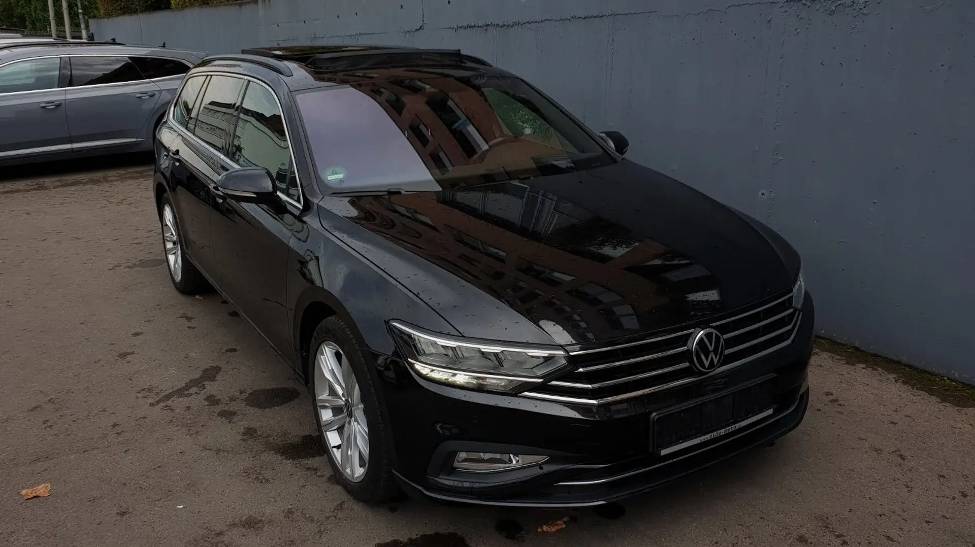 Volkswagen Passat Variant Passat Var 2.0 TDI DSG Pano/Virtual/ACC/AHK Schwarz - 2