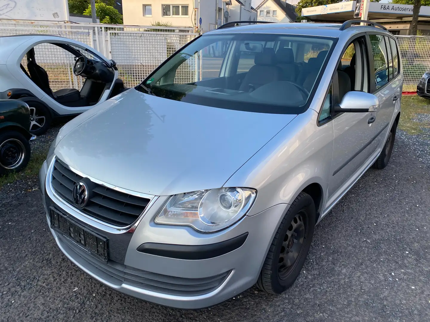 Volkswagen Touran 1,9 TDi Conceptline Navigation Gris - 1