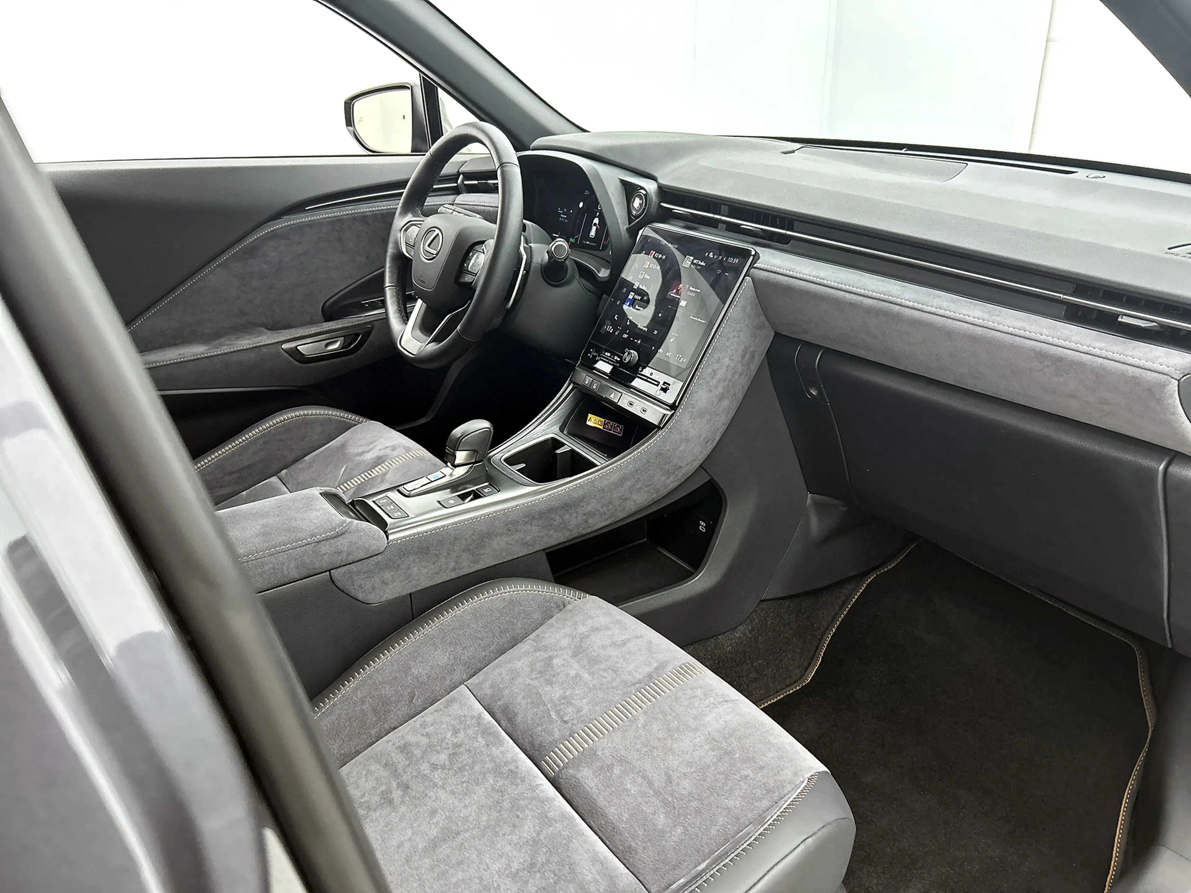 Lexus LBX Cool 2WD Advanced Pack | BTW voertuig | Mark Levin — photo 6