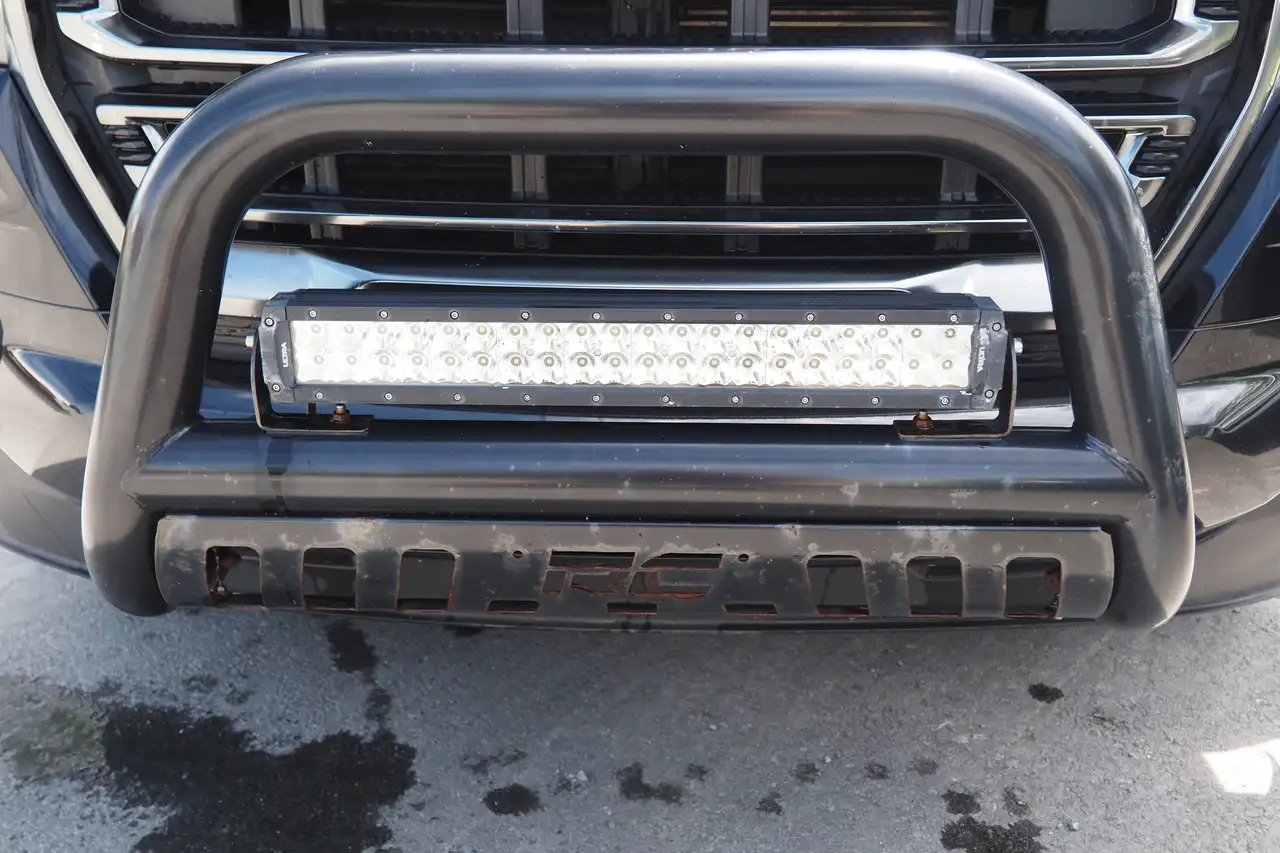 GMC Canyon photo GMC Canyon