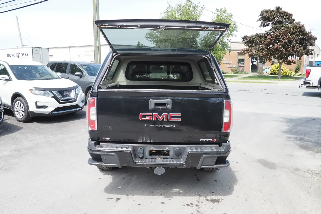 GMC Canyon photo GMC Canyon
