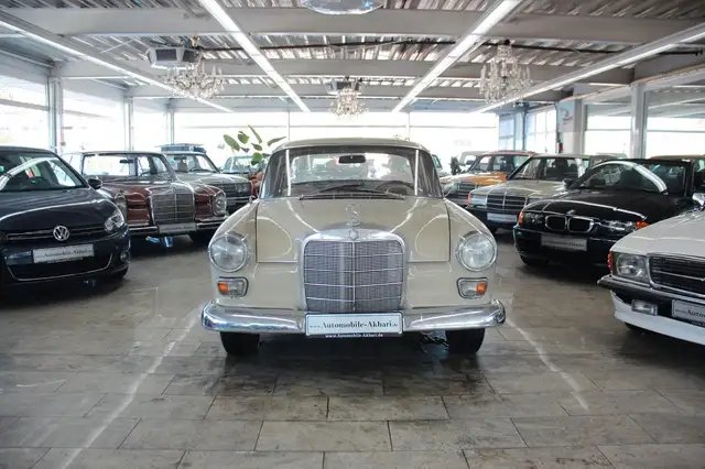 Mercedes-Benz 200 D W110 Heckflosse *H-Zulassung*