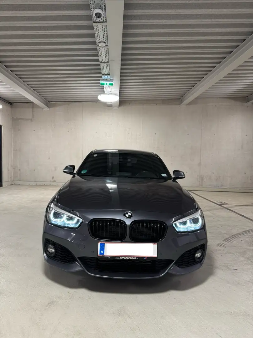 BMW 118 M Sport Aut. Shadow Line Grau - 2