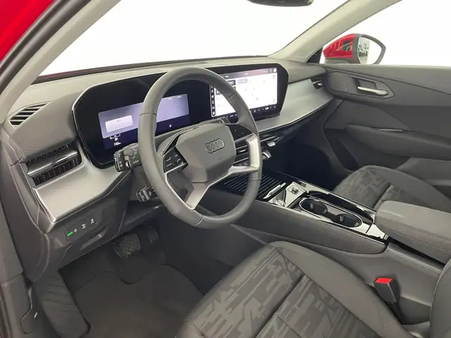 Audi Q3 view 8