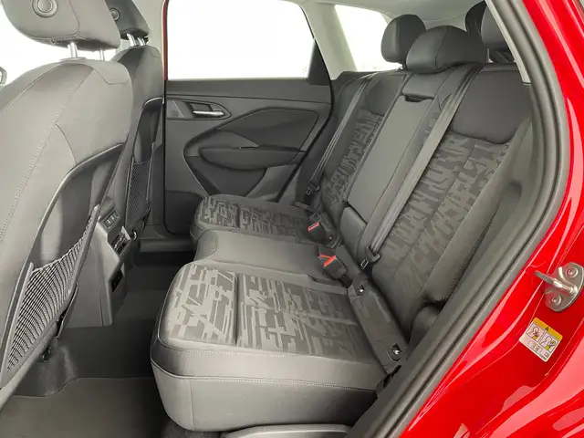 Audi Q3 view 11