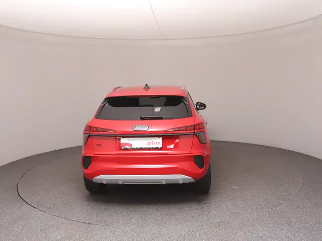 Audi Q3 view 6
