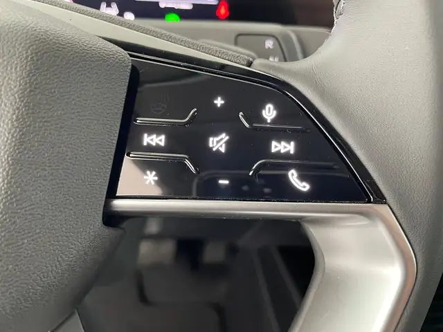 Audi Q3 view 15