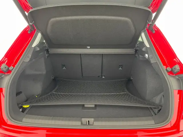 Audi Q3 view 7