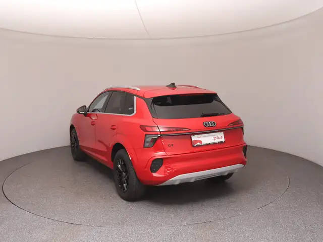 Audi Q3 view 5