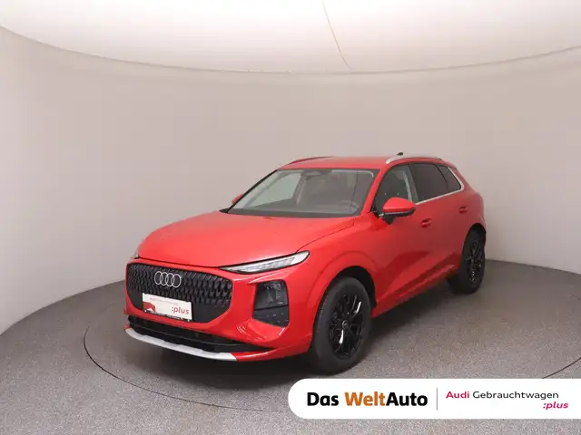 Audi Q3 main image