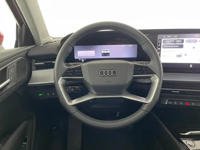 Audi Q3 view 12