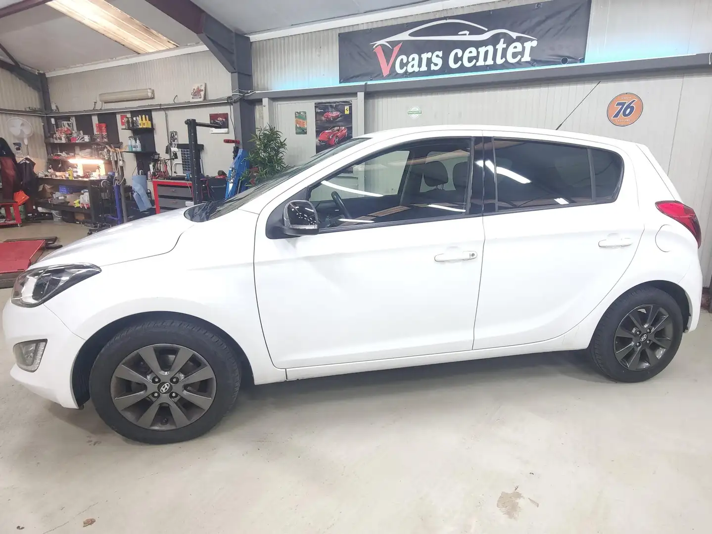 Hyundai i20 i20 1.2i 5P, AIrco, 1ère Main, garantie, A VOIR Weiß - 2