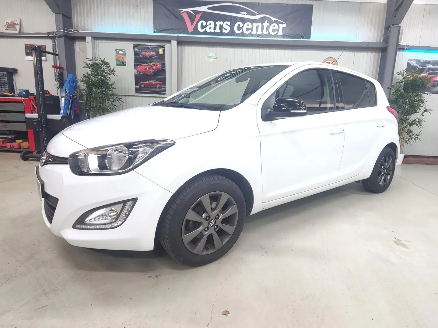 Hyundai i20 i20 1.2i 5P, AIrco, 1ère Main, garantie, A VOIR Weiß - 1