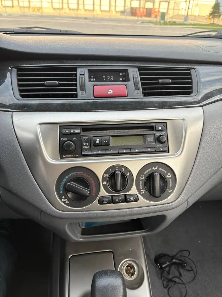 Mitsubishi Lancer снимка Mitsubishi Lancer