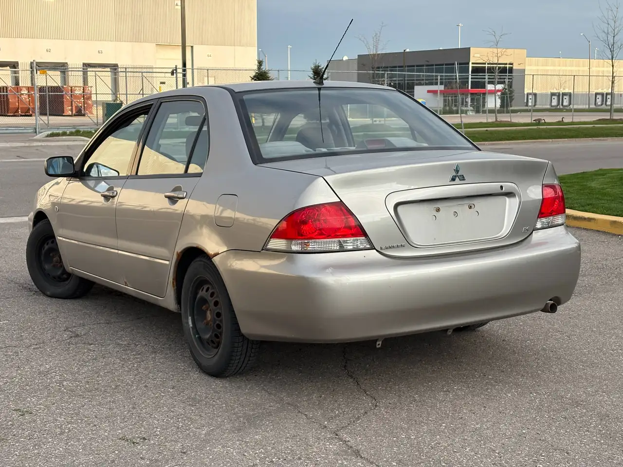 Mitsubishi Lancer снимка Mitsubishi Lancer