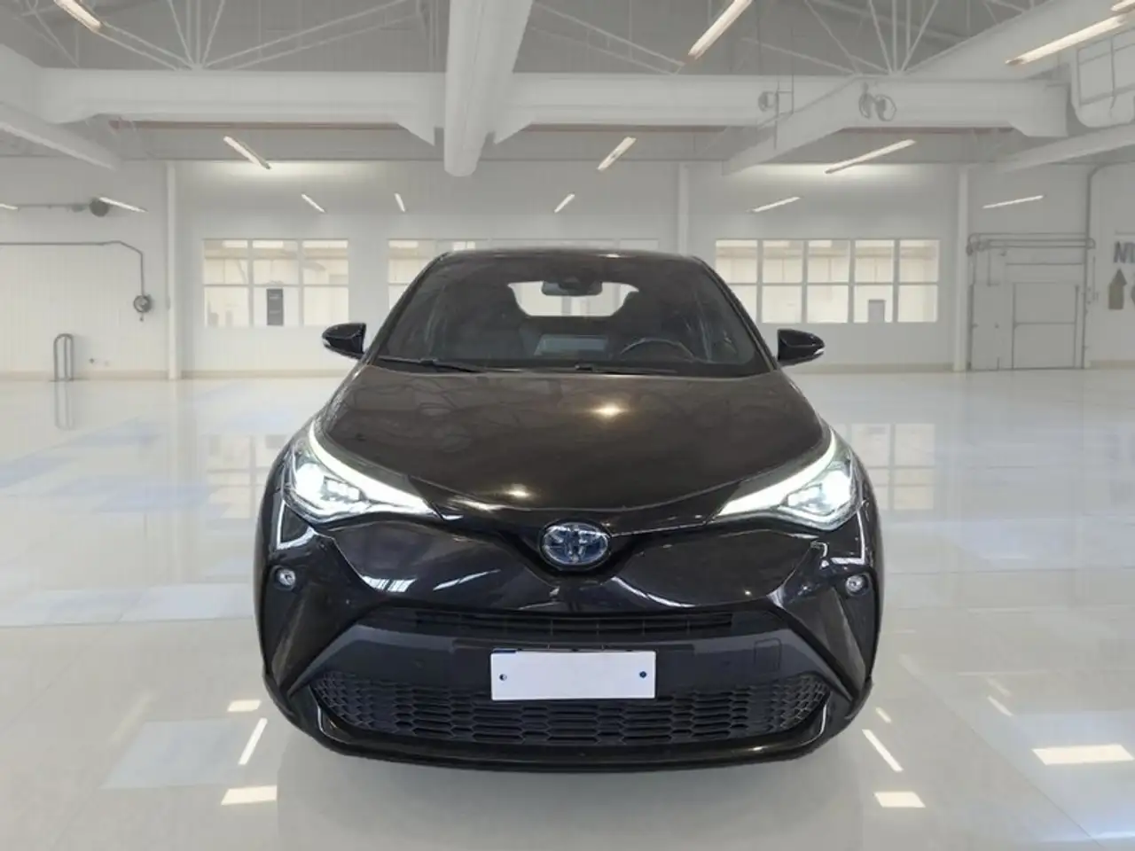 Toyota C-HR 2.0H 152 CV E-CVT MOREBUSINESS SUV, миниатюра 2