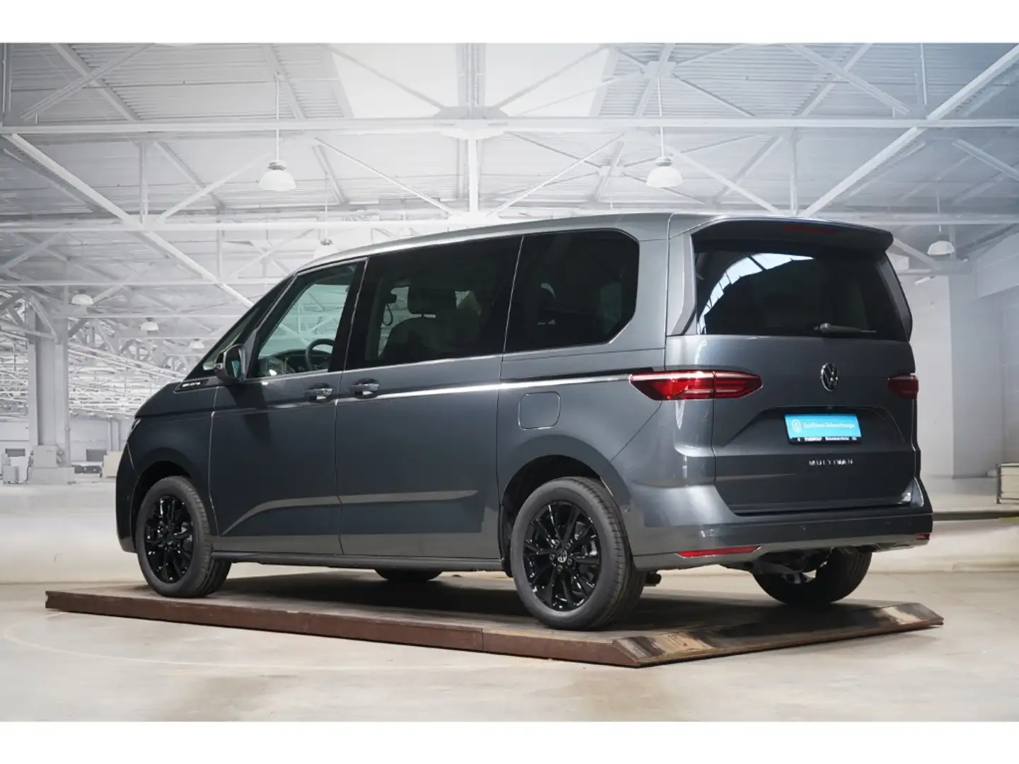 Volkswagen T7 Multivan Style 2.0 TDI KÜ Vis-a-vis AHK Standhz Grau - 2