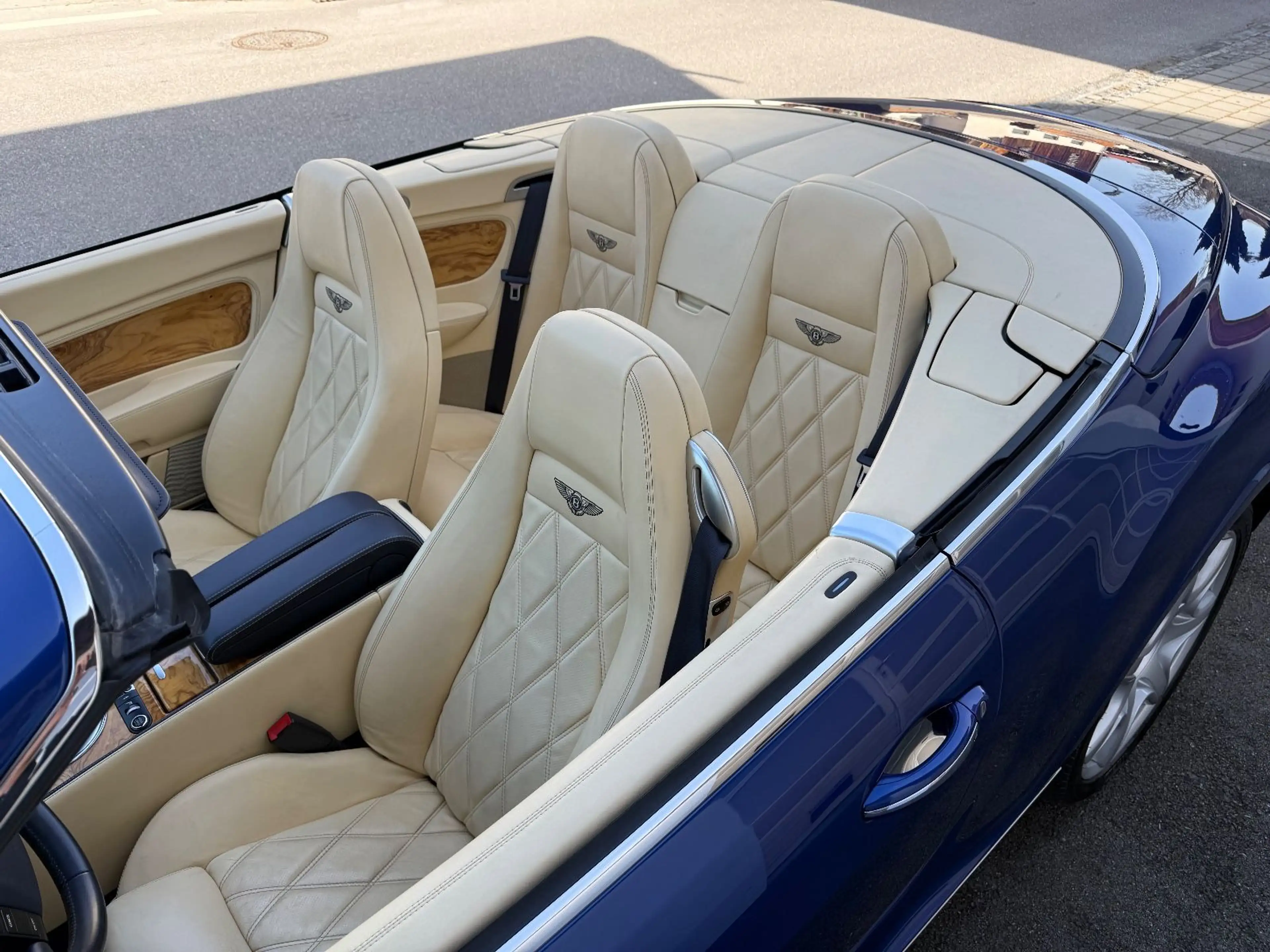 Bentley Continental GTC Mulliner — photo 7