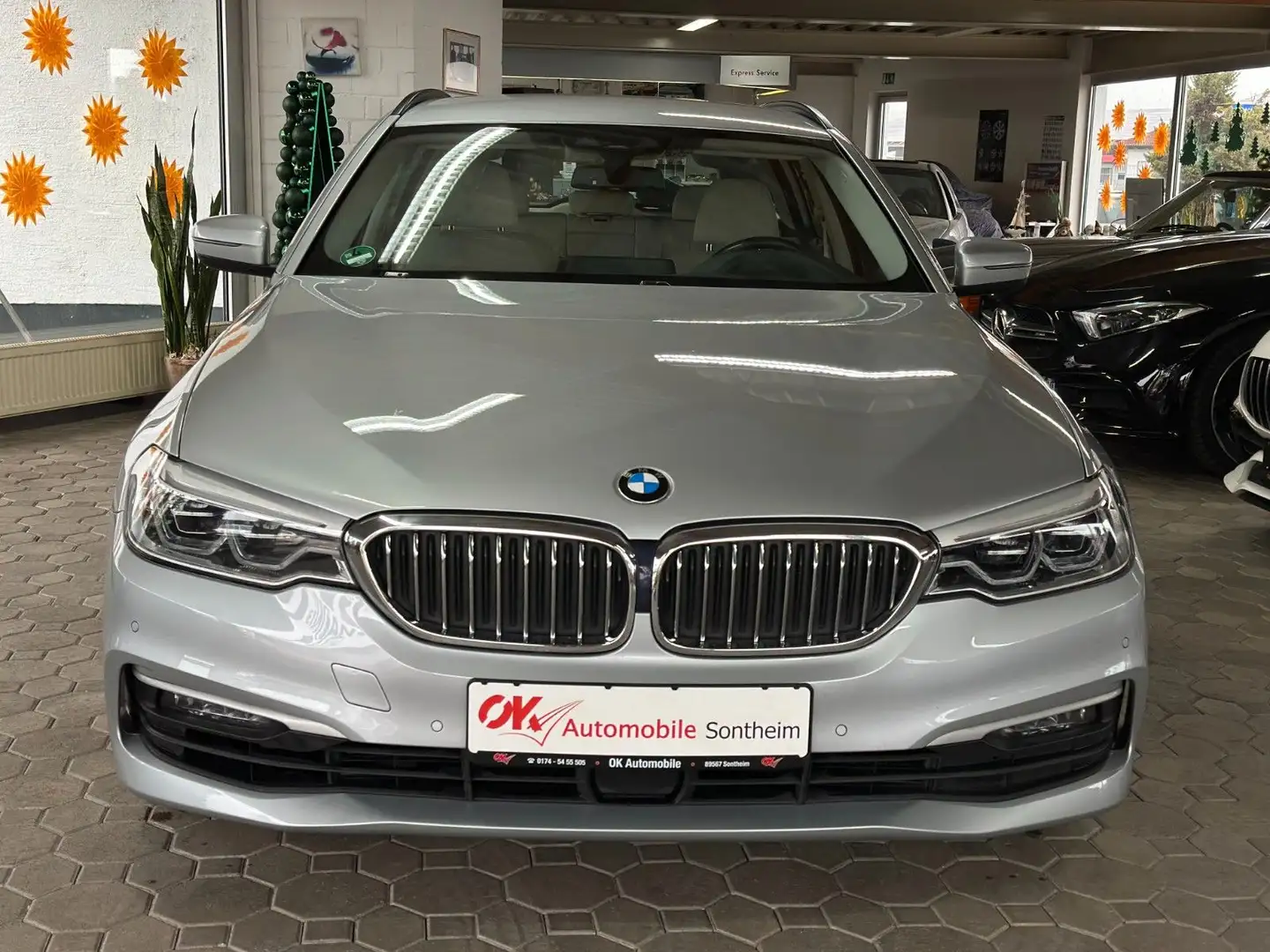 BMW 530 d xDrive Touring*Kam*LiveCock*HeadUp*Nav*LED Silber - 2