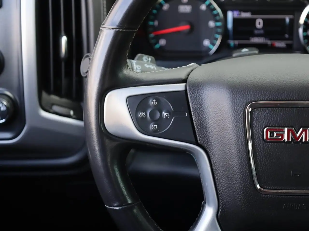 GMC Sierra 1500 fotografie GMC Sierra 1500
