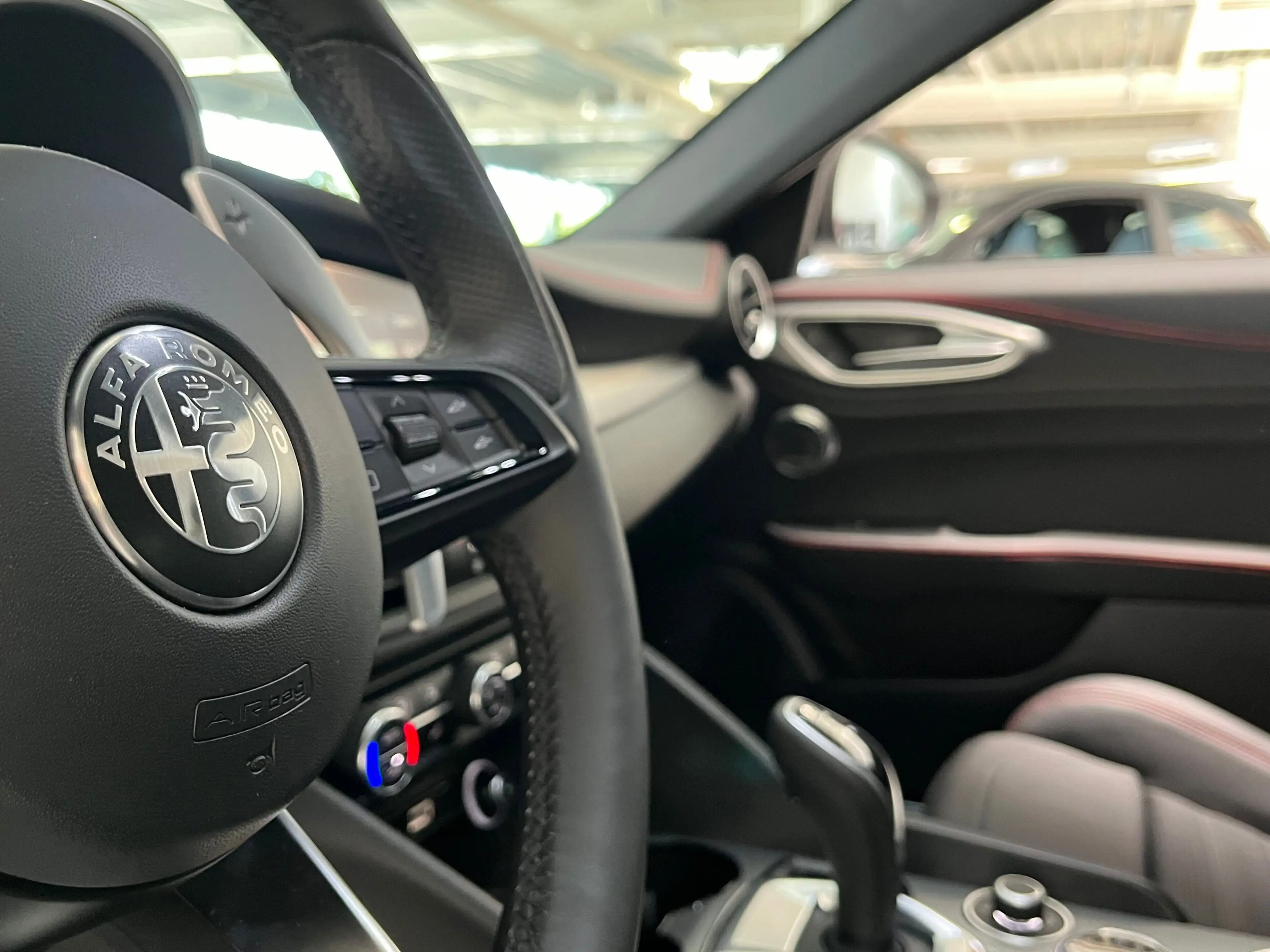 Alfa Romeo Giulia 2.2 Diesel Tributo Italiano Q4 - LEDER+RFK+TOTW — photo 12