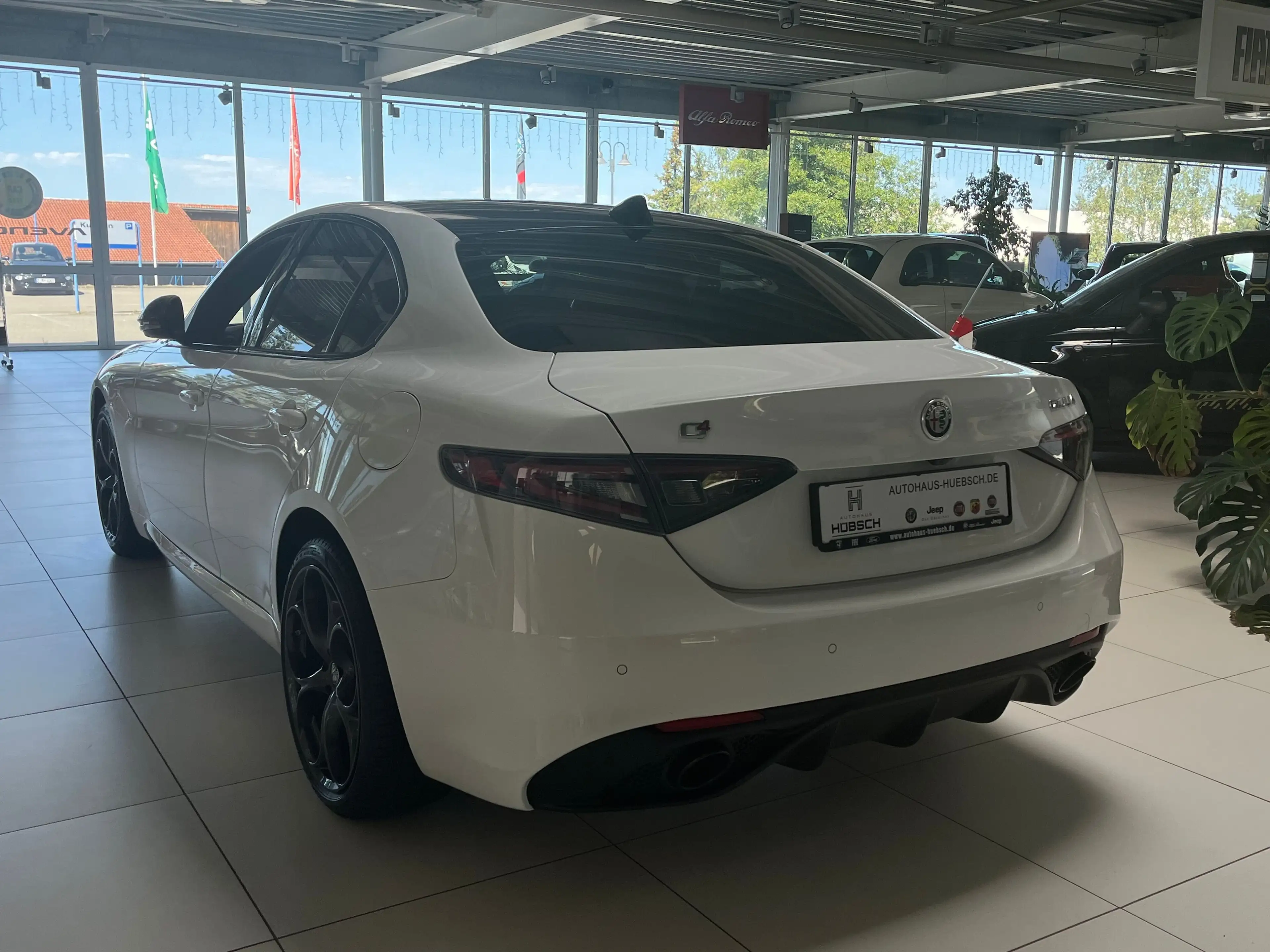 Alfa Romeo Giulia 2.2 Diesel Tributo Italiano Q4 - LEDER+RFK+TOTW — photo 3