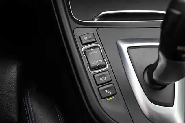 BMW 3 Series view 29