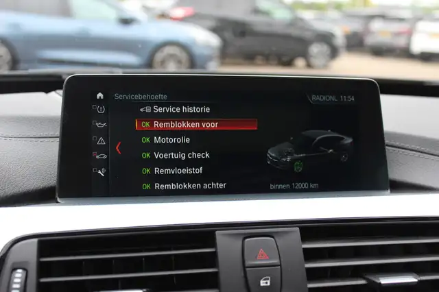 BMW 3 Series view 26