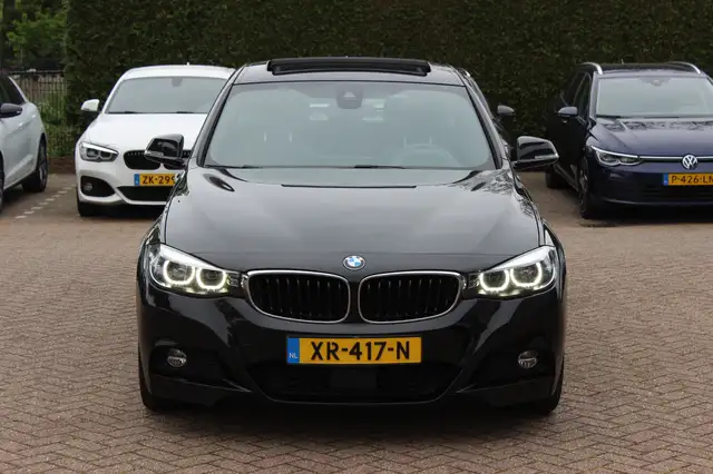 BMW 3 Series view 8