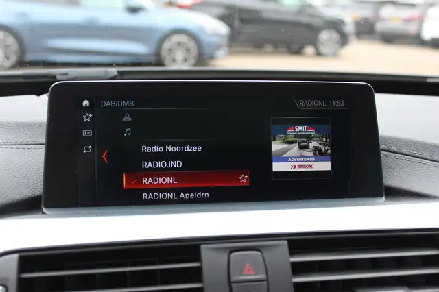 BMW 3 Series view 24