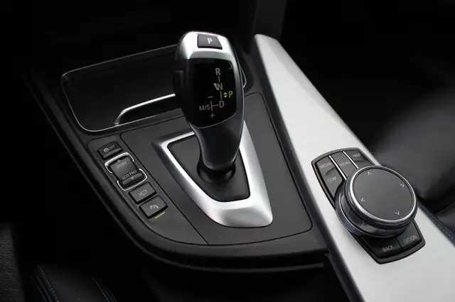 BMW 3 Series view 28