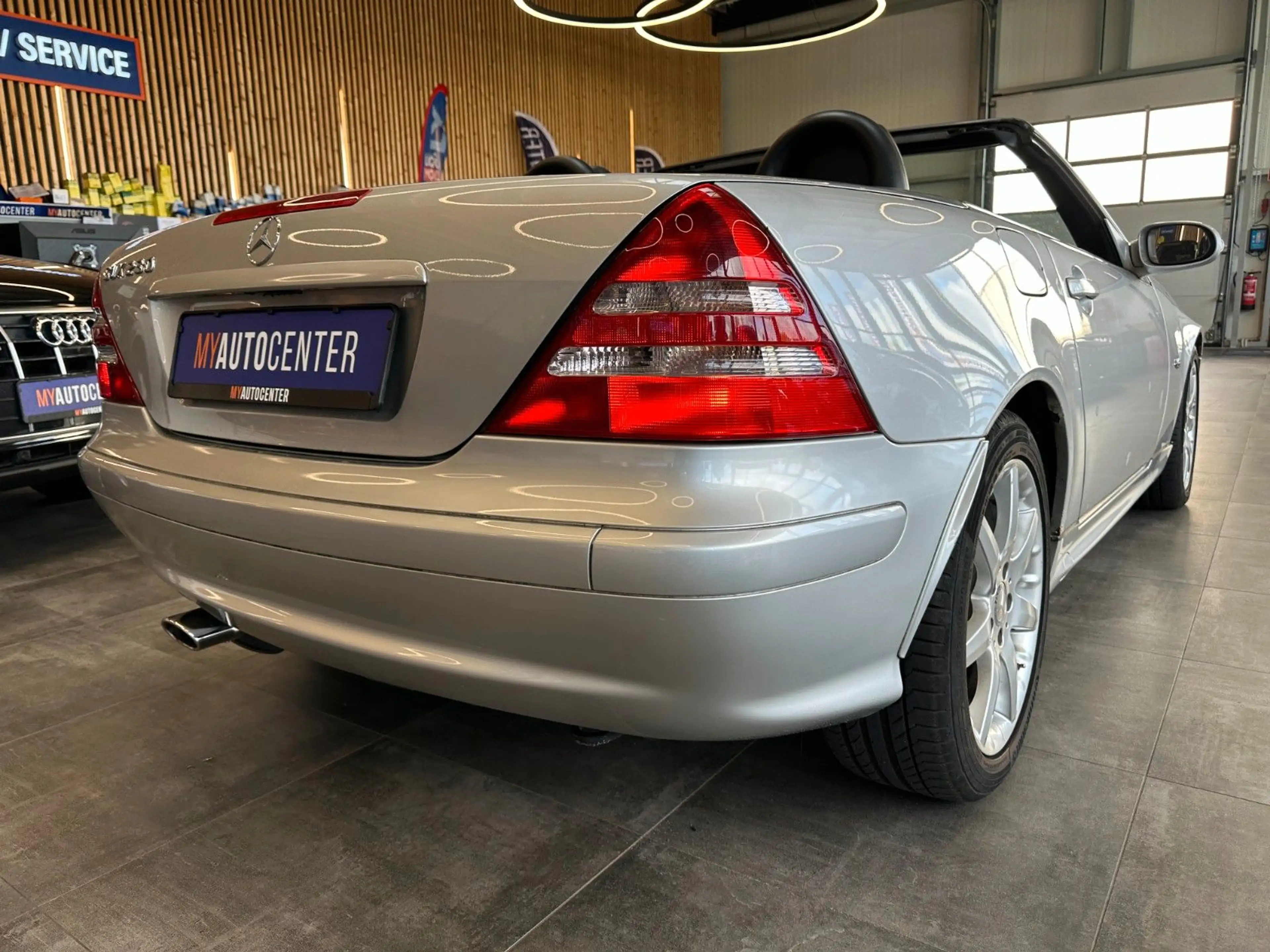 Mercedes-Benz SLK 230 Kompressor ""1.HAND*KLIMA*LEDER*SZHZ* — photo 4