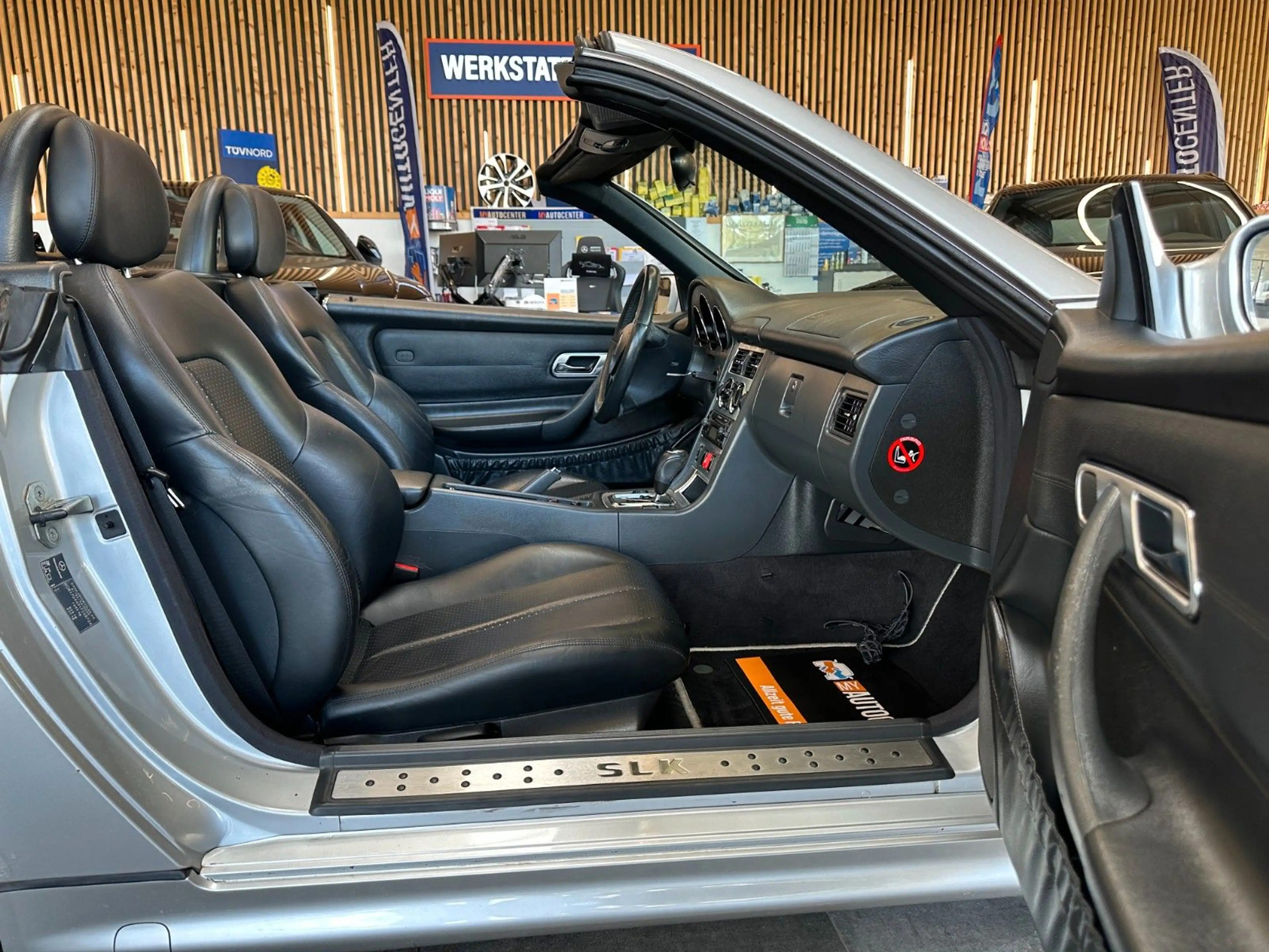 Mercedes-Benz SLK 230 Kompressor ""1.HAND*KLIMA*LEDER*SZHZ* — photo 8