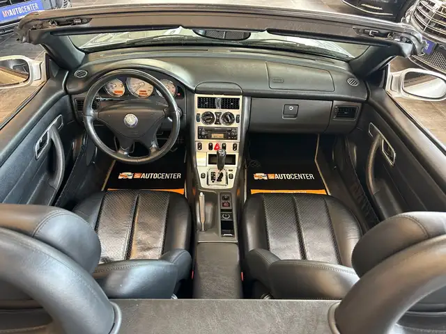Mercedes-Benz 230 view 9